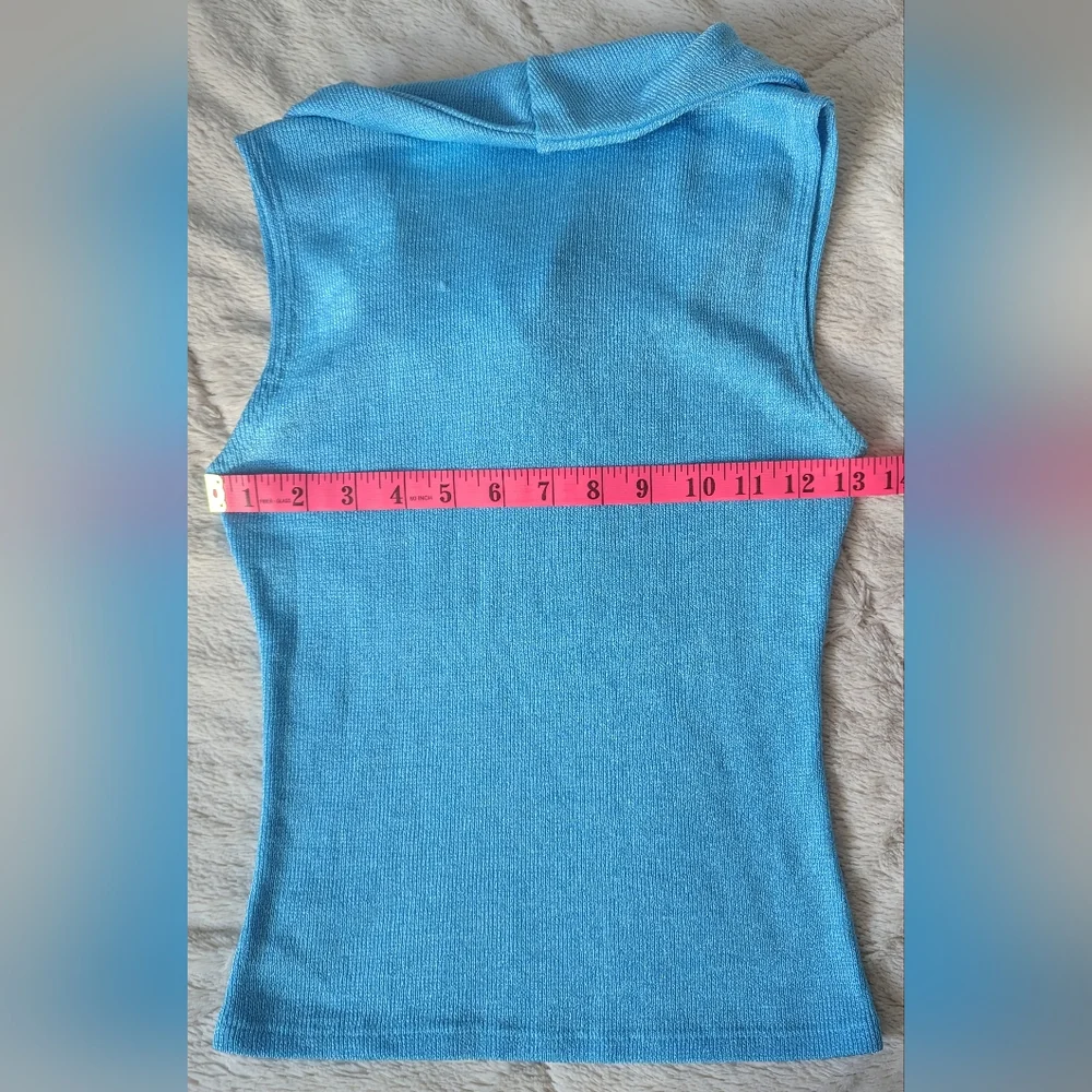 Blue top - Picture 4 of 5